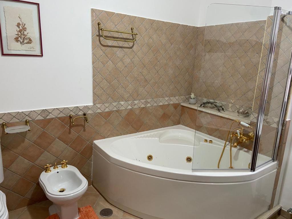 Villa Rosella Appartamento 2 - Con Piscina - 150 M Dal Mare Casa Margherita Ngoại thất bức ảnh